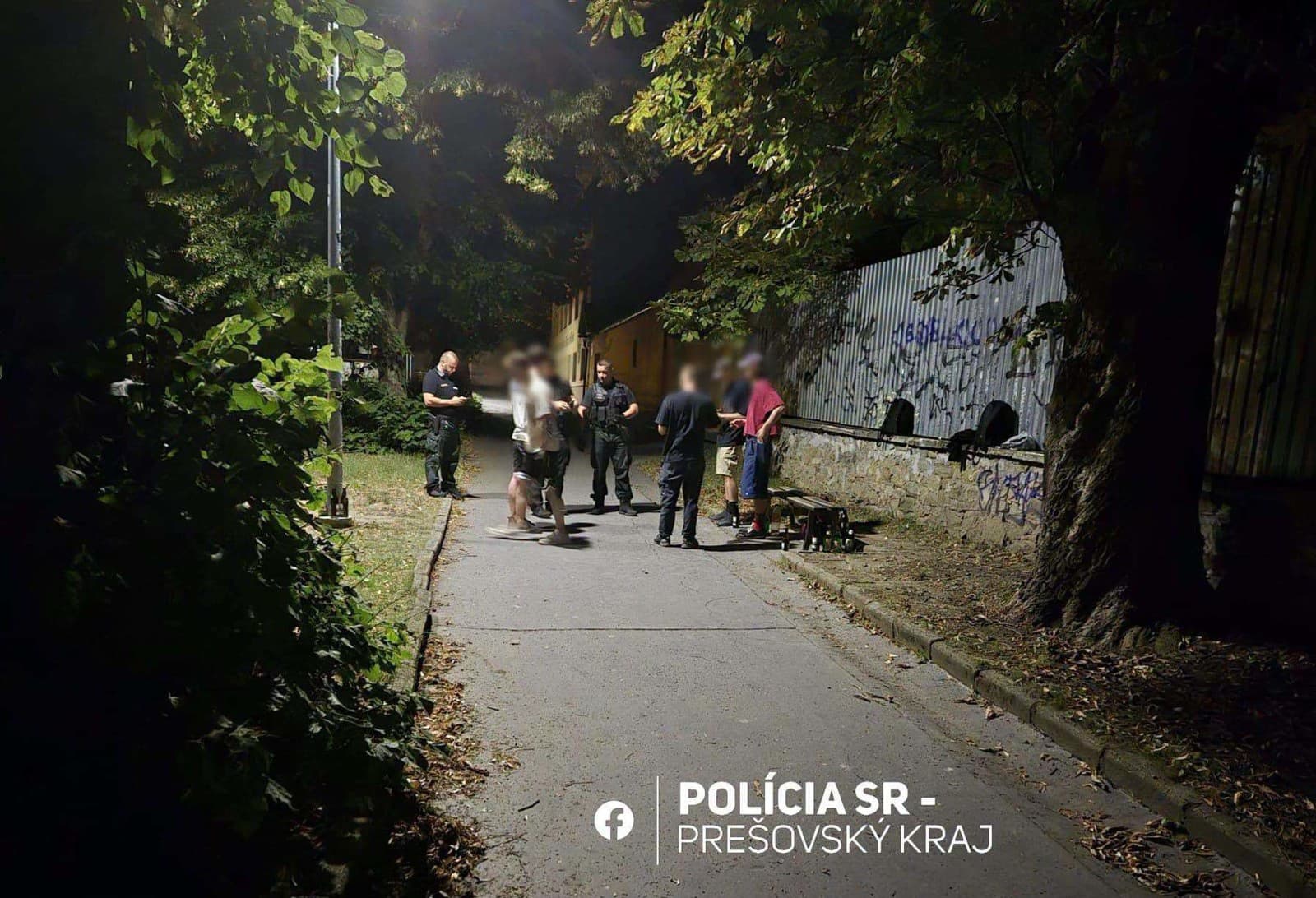 Policajti odhalili mladistvých pod vplyvom alkoholu