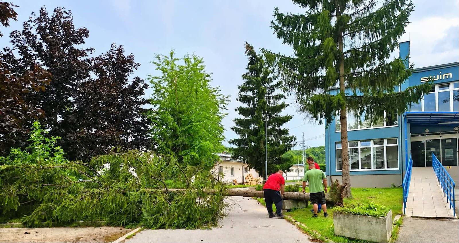 Na Slovensku vyčíňajú BÚRKY,