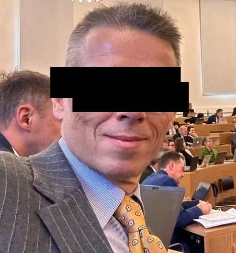 Patrick F. čelí obvineniam z množstva prípadov sexuálneho zneužitia žien.