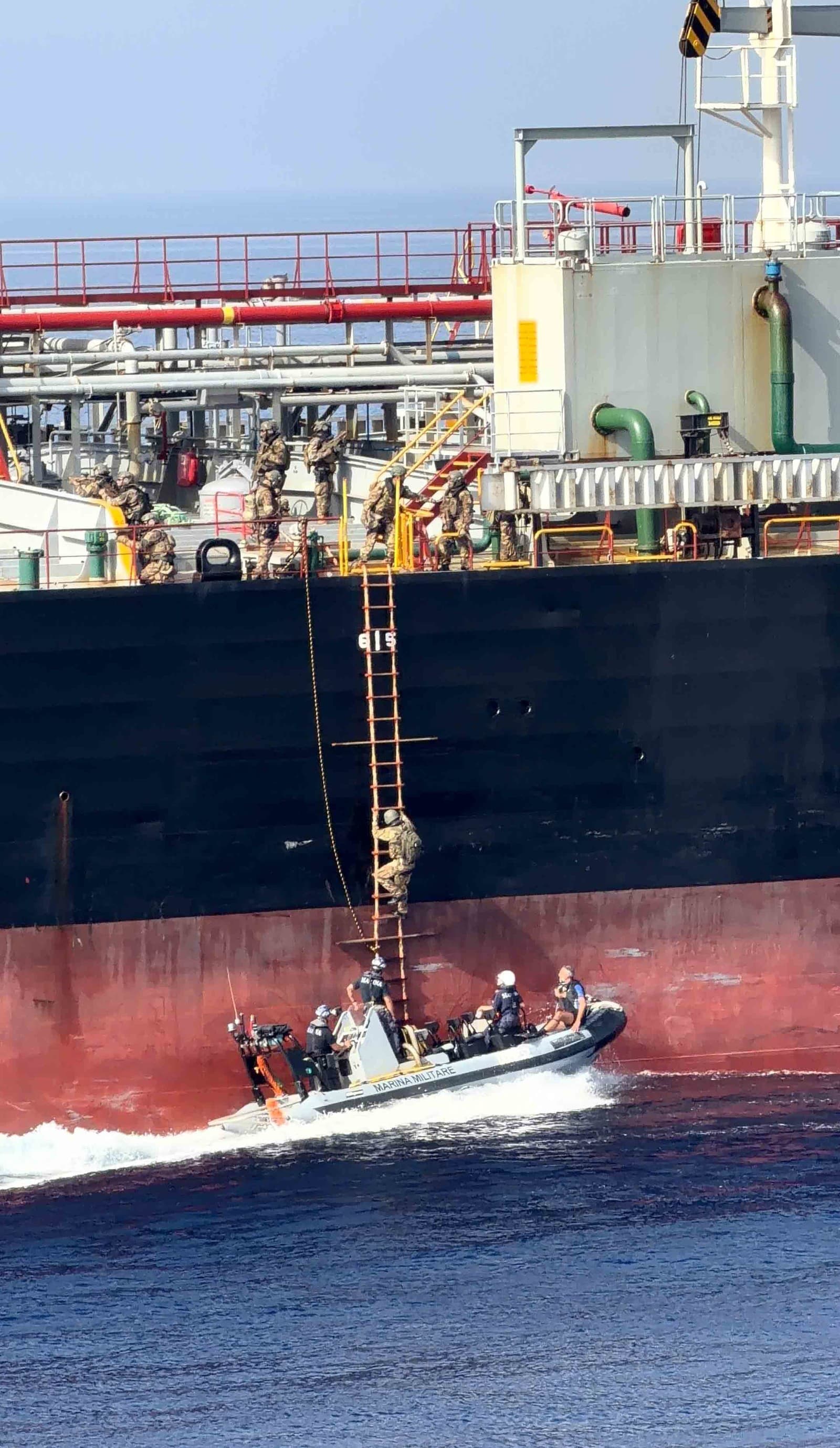 Ruský tanker v Stredozemnom