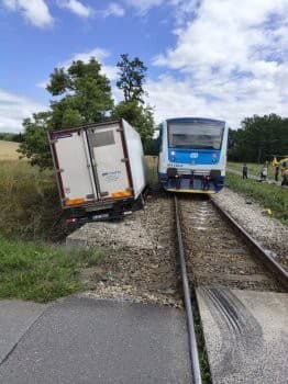 Hrozivá zrážka vlaku s