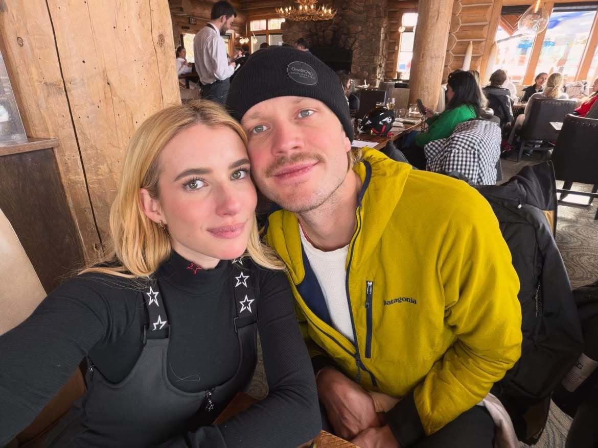 Emma Roberts sa vydala za Codyho Johna