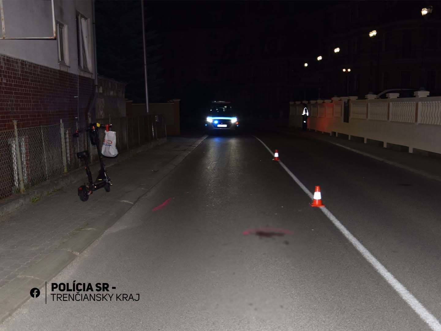 Na cestách sa počas víkendu vážne zranili vodič skútra a jazdec na kolobežke