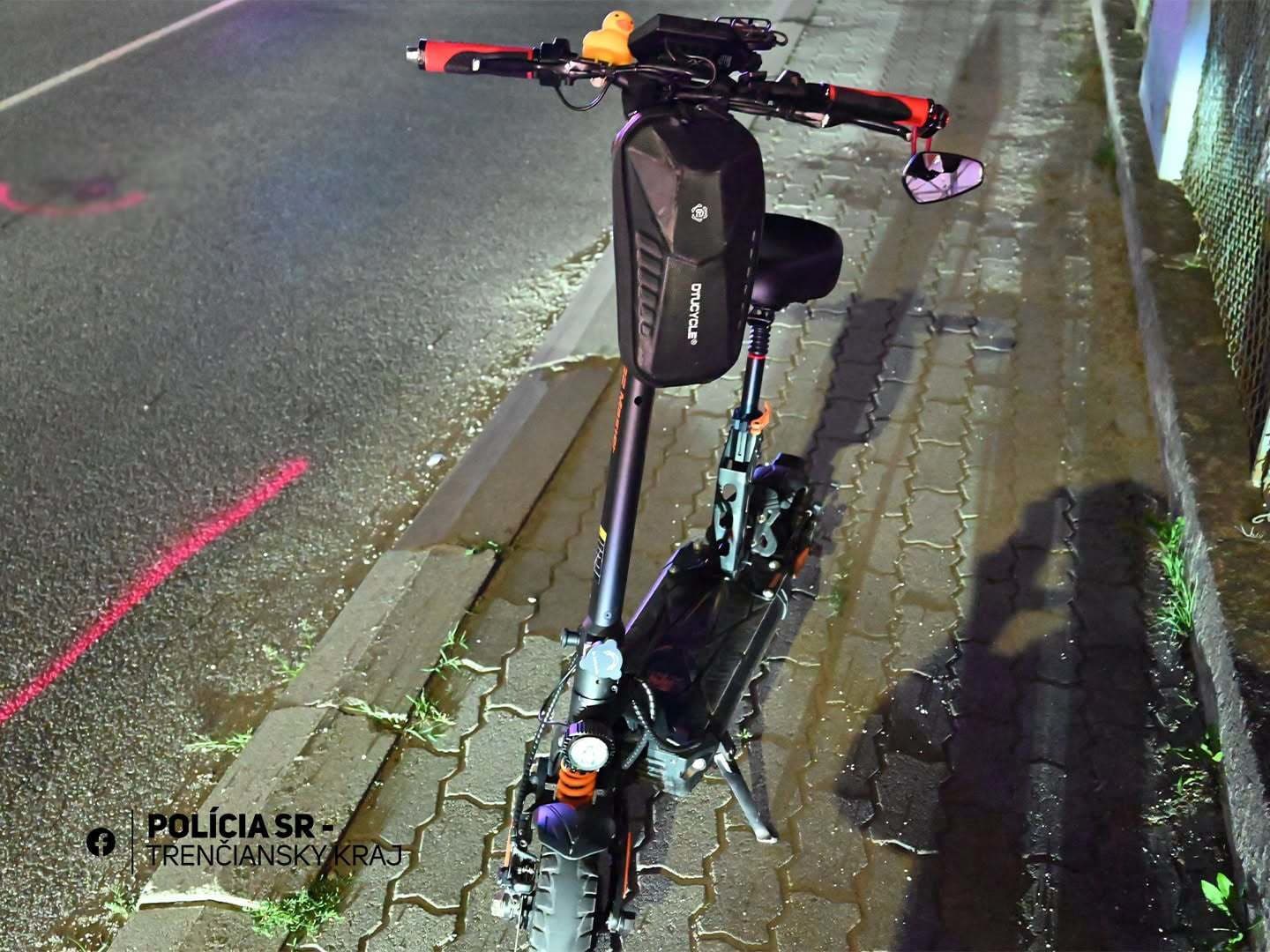 Na cestách sa počas víkendu vážne zranili vodič skútra a jazdec na kolobežke