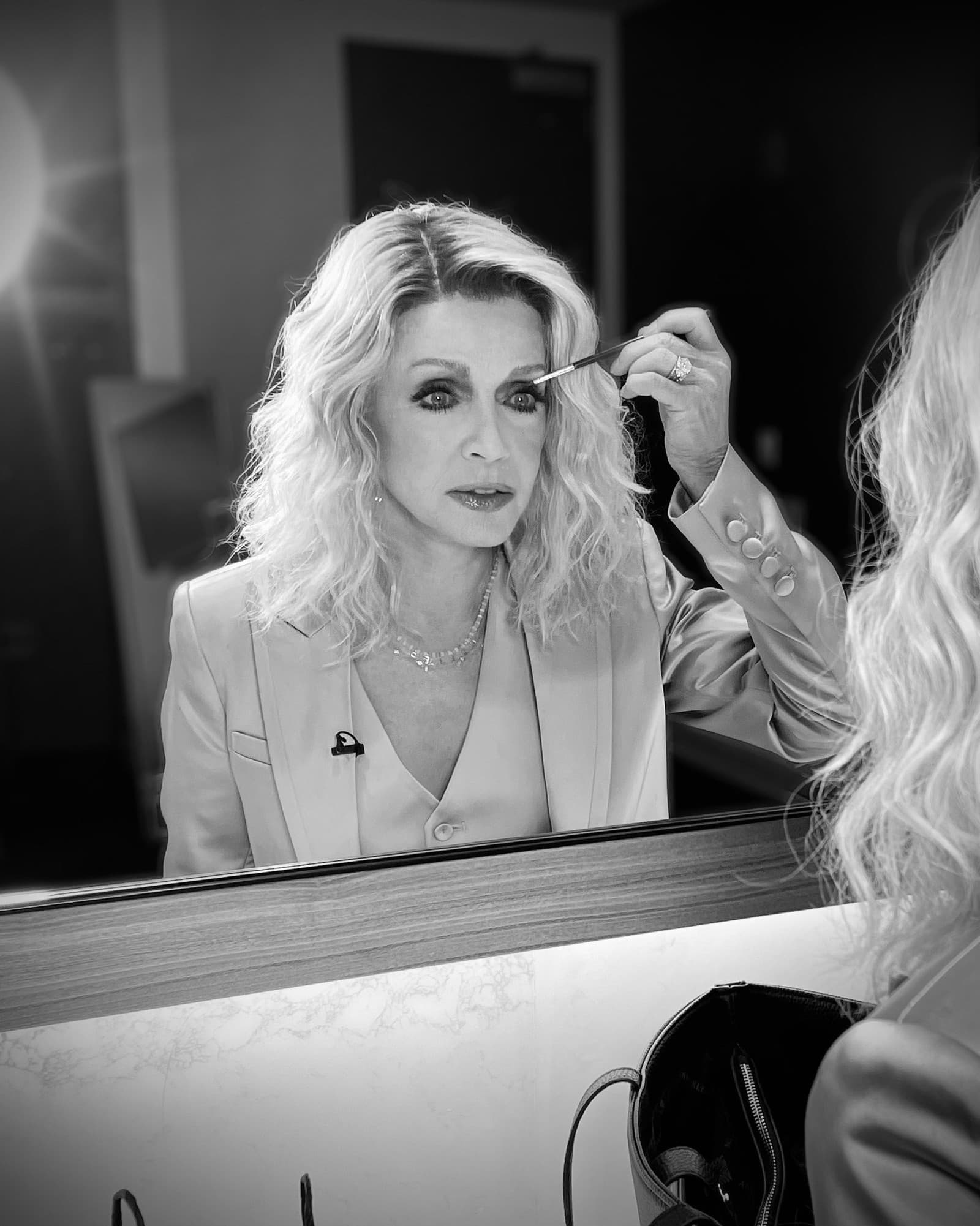 Donna Mills vo veku 85 rokov štartuje kariéru na OnlyFans