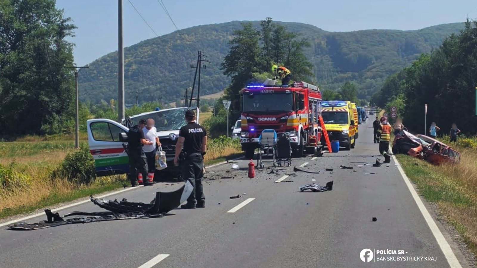 AKTUÁLNE Čelná zrážka sanitky