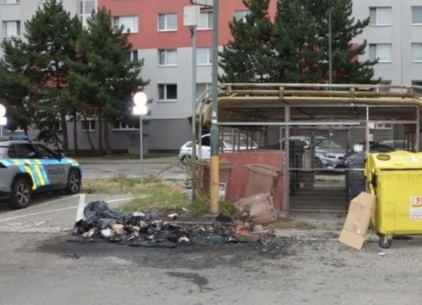Polícia chytila a obvinila podpaľača z Petržalky. 
