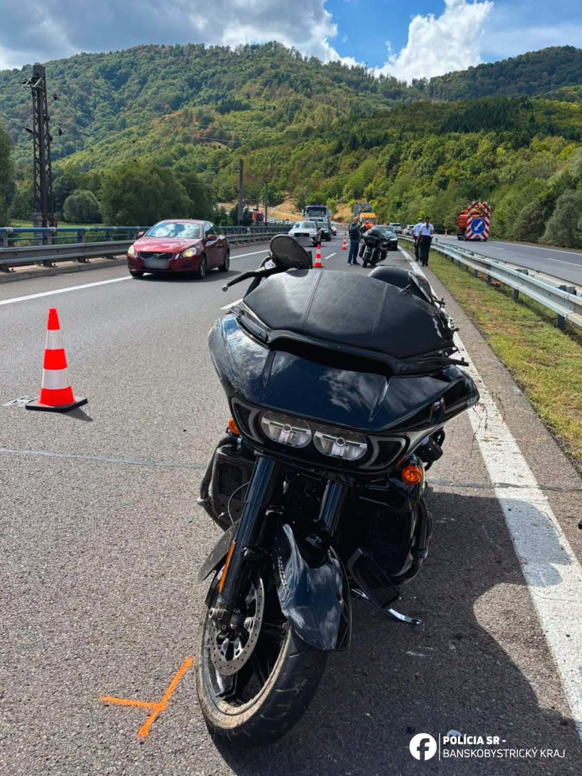 Vážna nehoda troch motorkárov