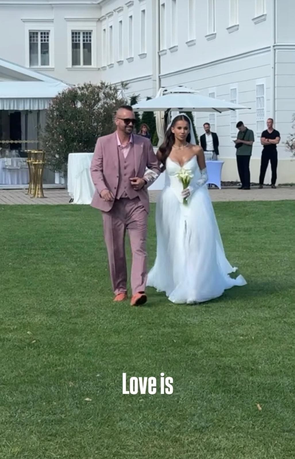 Filip Sulík a Viktória Braník sa zosobášili. 