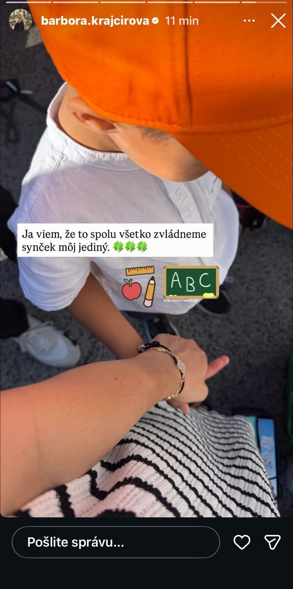 Barbora Krajčírová odprevadila do školy svojho syna Kristiána.