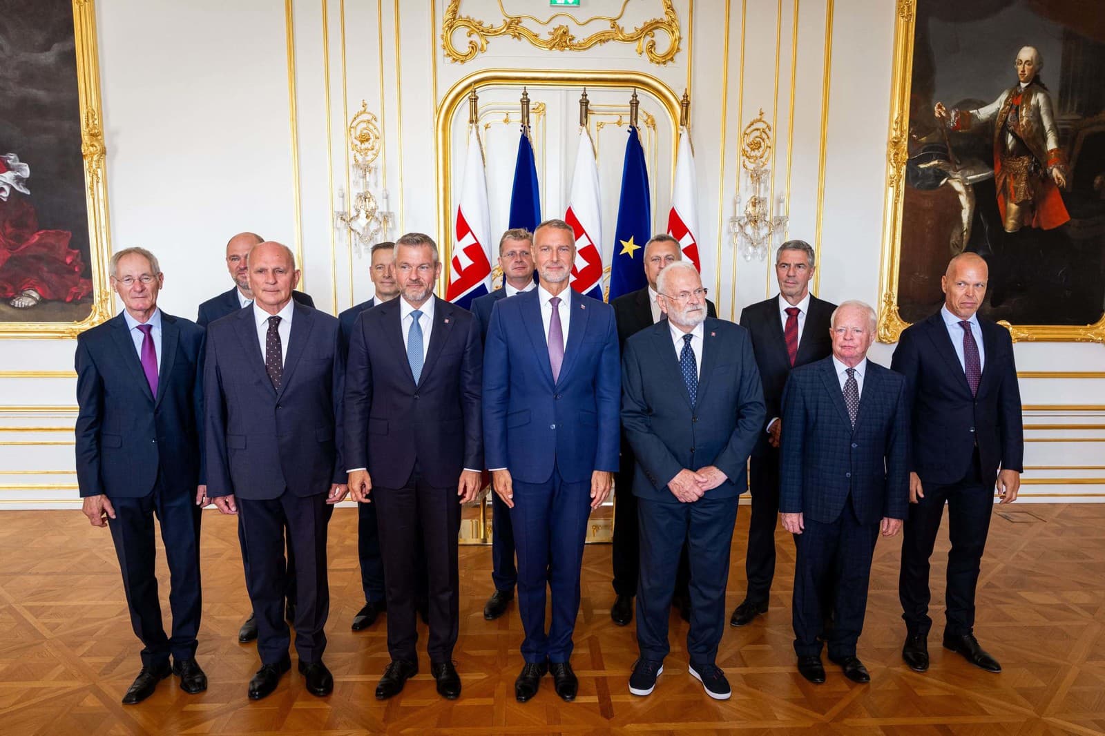 Zľava: Pavol Hrušovský, Richard Sulík, František Mikloško, Boris Kollár, Peter Pellegrini, Peter Žiga, Richard Raši, Andrej Danko, Ivan Gašparovič, Béla Bugár, Jozef Migaš a vedúci kancelárie NR SR Daniel Guspan.