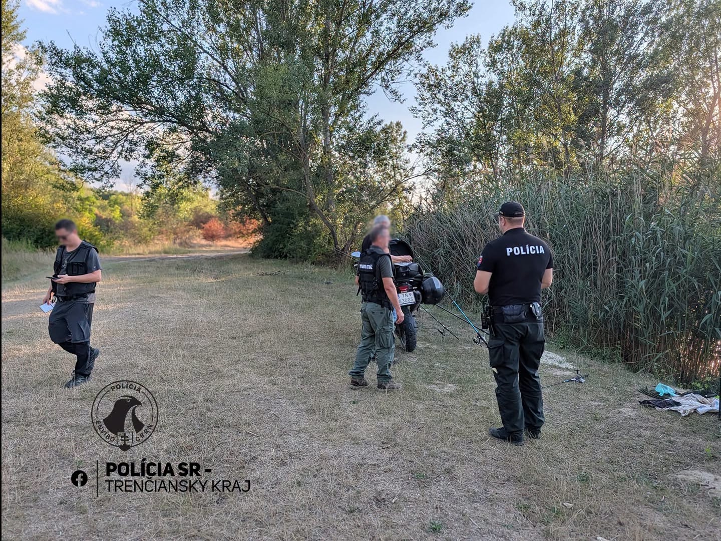 Kontrola rybárov v Trenčíne: