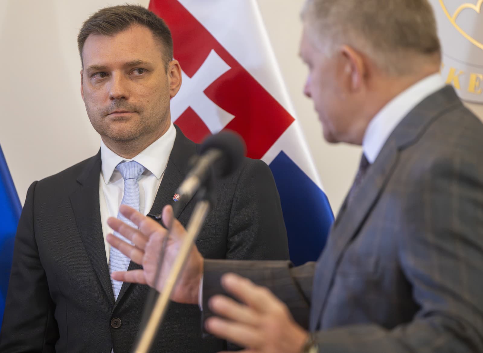 Predseda vlády SR Robert Fico (Smer-SD) a podpredseda vlády SR a minister životného prostredia SR Tomáš Taraba (nominant SNS) 