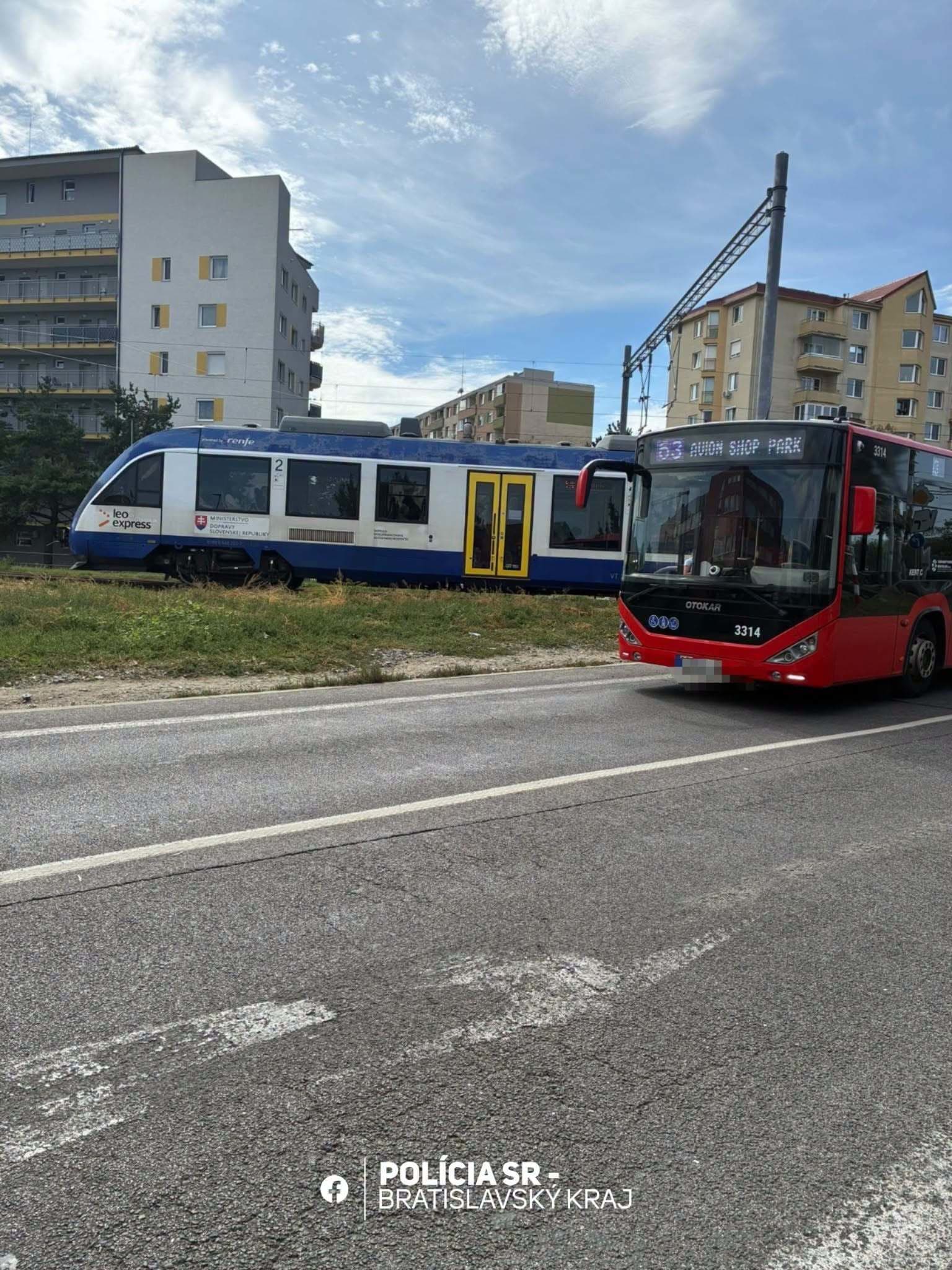 AKTUÁLNE Zrážka osobného vlaku
