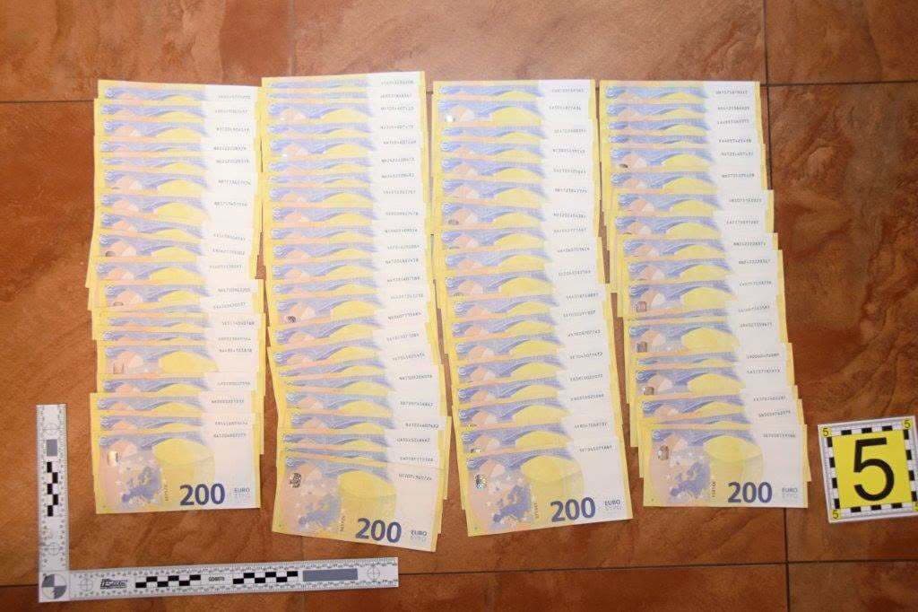 Polícia v rámci akcie Giezi zaistila predmety súvisiace s prípadom pokračujúceho zločinu podvodu.
