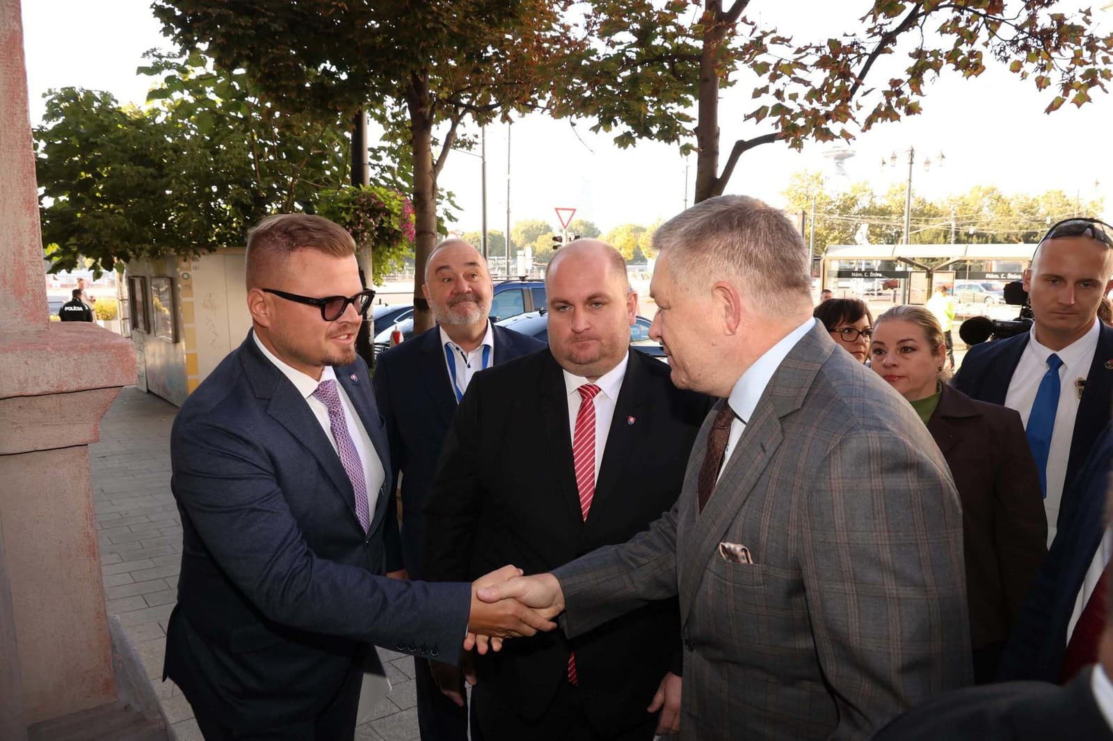 Predseda vlády SR Robert Fico navštívil Ministerstvo životného prostredia SR spolu s bývalým ministrom Tomášom Tarabom