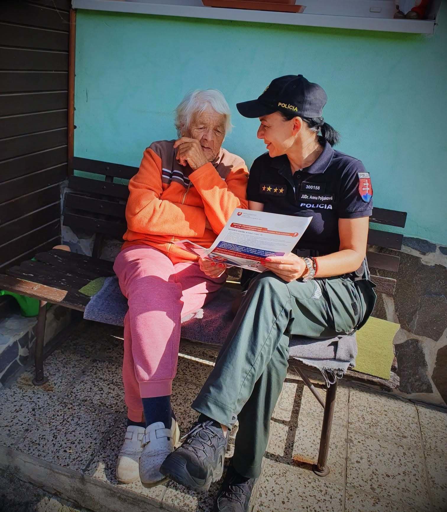 Podvodníci útočia na seniorov