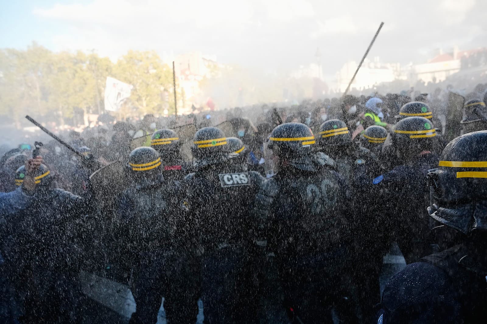 Násilné protesty vo Francúzsku