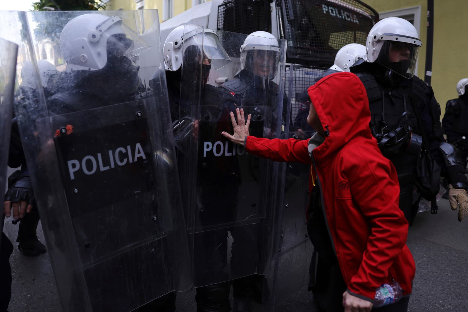 Protesty v Albánsku sa