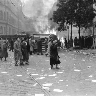 Maďarská revolúcia v roku 1956 si vyžiadala tisíce obetí.