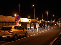 Do eurotunela v Calais sa chcelo dostať vyše 2000 utečencov 