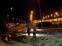 Do eurotunela v Calais sa chcelo dostať vyše 2000 utečencov 