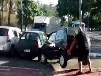 Nepáral sa s tým. Nepáral sa s tým.