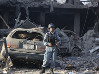 Atentát v Afganistane si vyžiadal takmer 200 zranených
