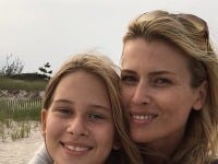 Daniela Peštová na sociálnej sieti Instagram zverejnila aj fotku so svojou dcérou Ellou. 