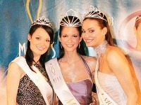 Ivica Sláviková (v strede) sa v roku 2005 stala Miss Slovensko. 