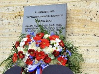 Účastníci pietnej spomienky na obete okupácie Československa 21. augusta 1968.