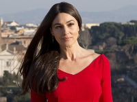 Monica Bellucci má aj po 50-tke sexepílu na rozdávanie. 