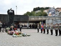 Pietna spomienka pri príležitosti Dňa obetí holokaustu a rasového násilia pri Pamätníku holokaustu v Bratislave Pietna spomienka pri príležitosti Dňa obetí holokaustu a rasového násilia pri Pamätníku holokaustu v Bratislave