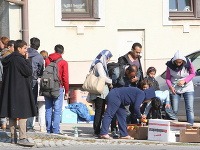 Iba 35 kilometrov od Bratislavy si utečenci zo Sýrie konečne vydýchli.