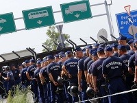 Migračná kríza sa v Maďarsku stupňuje, vláda chce nasadiť armádu. Vyhlásili krízový stav.