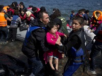 Sýrski utečenci chcú prejsť do Európy cez Turecko ešte kým príde zima.