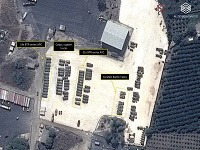 Satelitná snímka z 15. septembra ukazuje ruské tanky a transportéry na základni v Latakii.