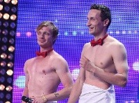 Ukrajinská dvojica Vladimir a Artem v šou Česko Slovensko má talent postúpila vďaka podvrhu. 