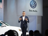 Generálny riaditeľ Volkswagenu Martin Winterkorn má teraz plnú hlavu ťažkostí. Jeho firma vedome obchádzala pravidlá.