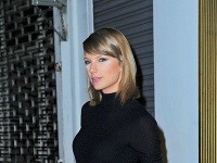 Taylor Swift pôsobila dojmom, akoby bola špinavá od múky. 