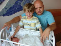 Marián Labuda ml. so svojimi synmi - Patrikom a Riškom.