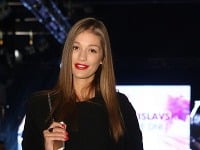 Prvé prehliadky vrámci Bratislavských módnych dní si nenechala ujsť ani moderátorka Fashion TV Jasmína Alagičová. 