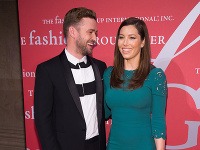 Justin Timberlake a Jessica Biel si odbehli od rodičovských povinností za zábavou. 