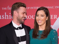 Justin Timberlake nevedel od svojej ženy odtrhnúť oči. 