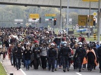 Európa sprísňuje kontroly na hraniciach