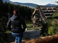 Požiarom zničený hotel Junior v Jasnej