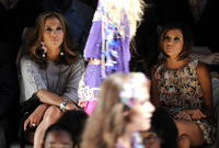 Eva Longoria a Jennifer Lopez (vľavo)