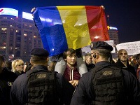 Tisíce ľudí demonštrovali v Rumunsku, žiadali premiérovu demisiu.
