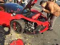 Talian na LaFerrari havaroval v Budapešti Talian na LaFerrari havaroval v Budapešti