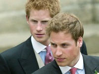 Princ William bol kedysi veľký feščik. Mladší brat Harry žil akoby v jeho tieni. 
